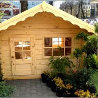 Дачная идея: деревянный домик для ребенка